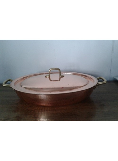 Oval pan with lid